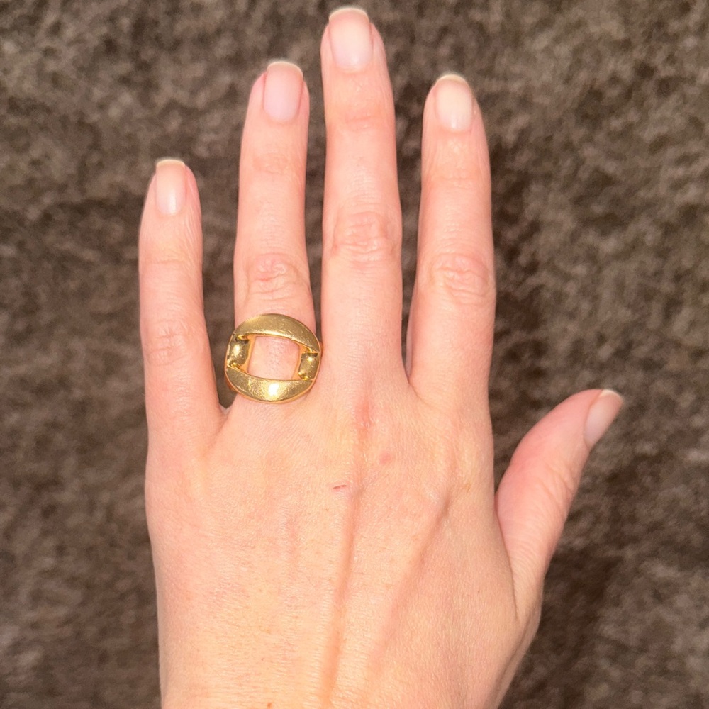 Marc Jacobs Elegant Gold Ring